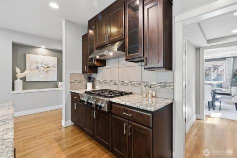 27260 SE 19th Place Sammamish WA 98075
