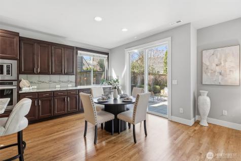 27260 SE 19th Place Sammamish WA 98075
