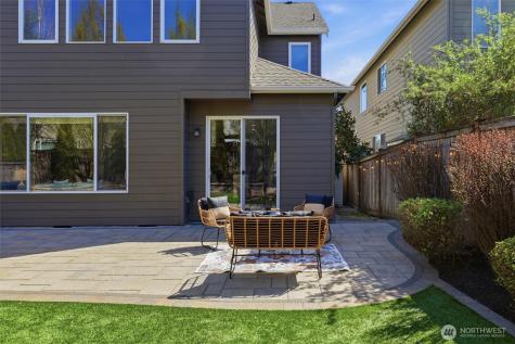 27260 SE 19th Place Sammamish WA 98075