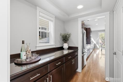 27260 SE 19th Place Sammamish WA 98075
