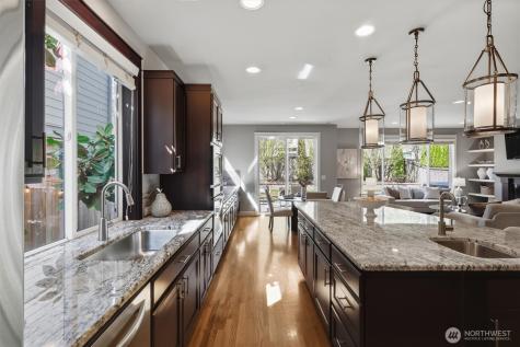 27260 SE 19th Place Sammamish WA 98075