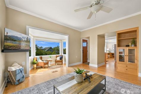 809 12th Street Bellingham WA 98225