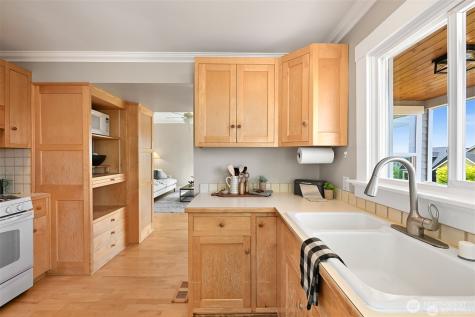 809 12th Street Bellingham WA 98225