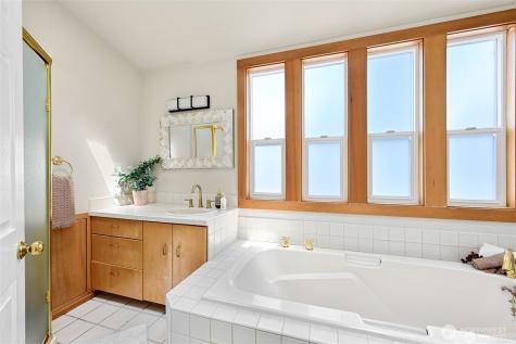 809 12th Street Bellingham WA 98225
