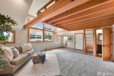 809 12th Street Bellingham WA 98225