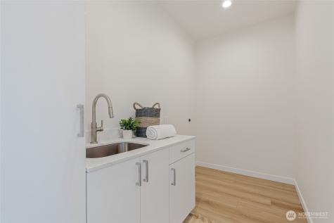 11231 Greenwood Avenue N Seattle WA 98133