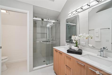 127 25th Avenue E Seattle WA 98112