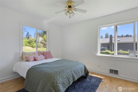 544 NE Easy Street Oak Harbor WA 98277