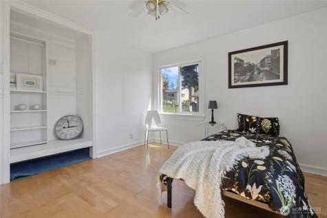 544 NE Easy Street Oak Harbor WA 98277