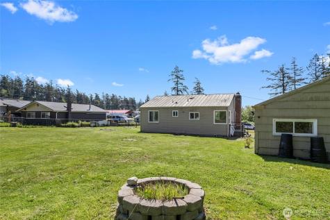 544 NE Easy Street Oak Harbor WA 98277