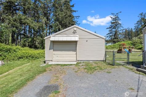 544 NE Easy Street Oak Harbor WA 98277