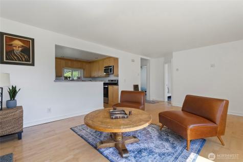 544 NE Easy Street Oak Harbor WA 98277