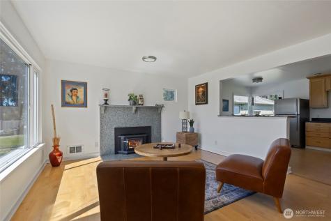 544 NE Easy Street Oak Harbor WA 98277