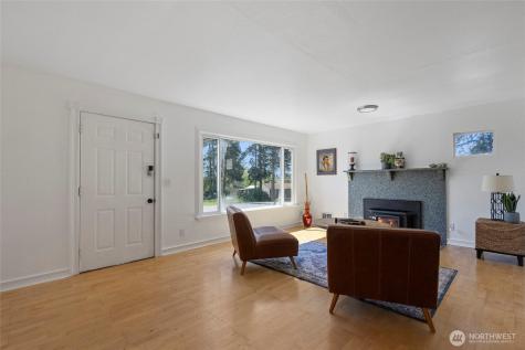 544 NE Easy Street Oak Harbor WA 98277