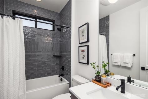 10609 NE 46th Kirkland WA 98033