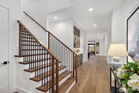 10609 NE 46th Kirkland WA 98033