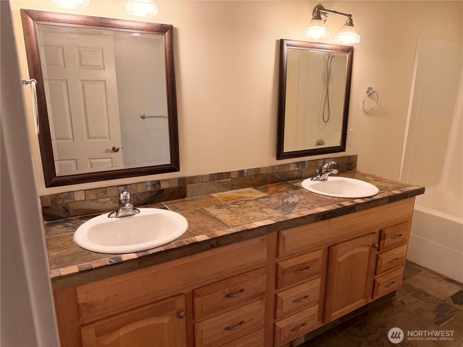 4909 SW Old Clifton Road Port Orchard WA 98367