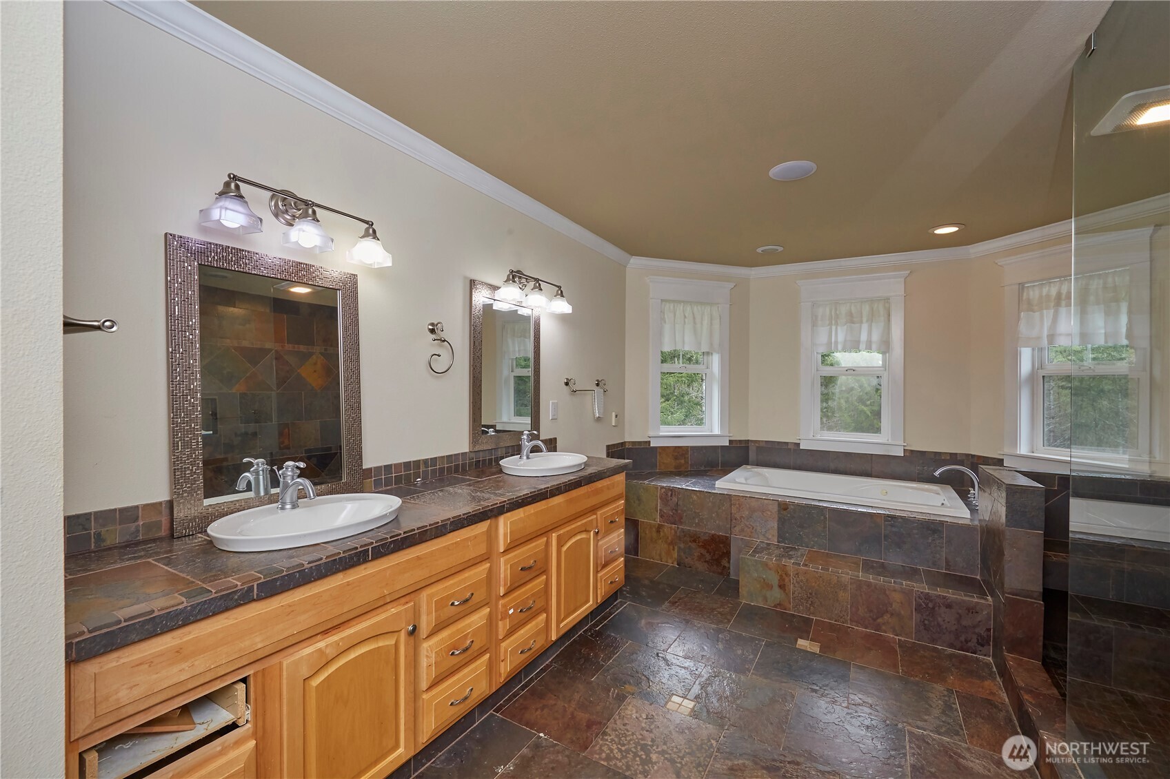 4909 SW Old Clifton Road Port Orchard WA 98367