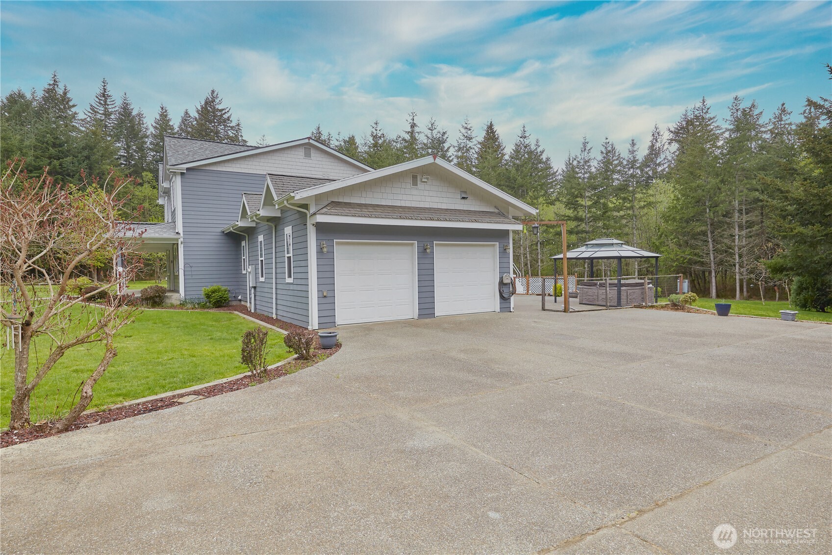 4909 SW Old Clifton Road Port Orchard WA 98367