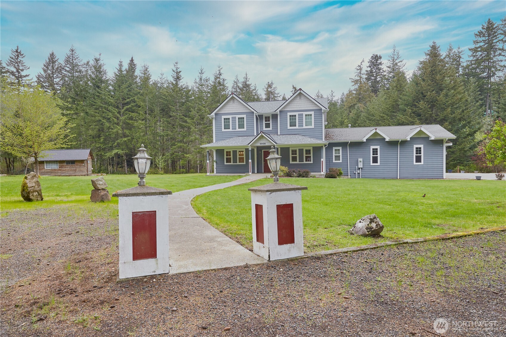4909 SW Old Clifton Road Port Orchard WA 98367