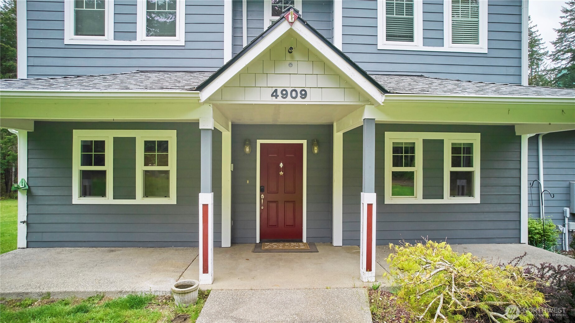 4909 SW Old Clifton Road Port Orchard WA 98367