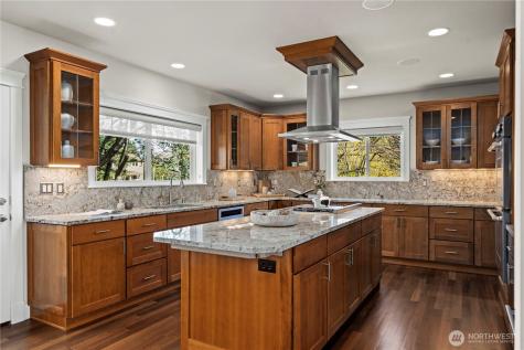 11028 E Riverside Drive Bothell WA 98011