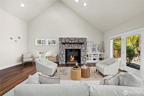 11028 E Riverside Drive Bothell WA 98011