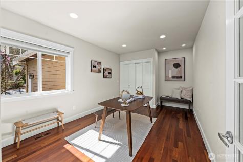 11028 E Riverside Drive Bothell WA 98011