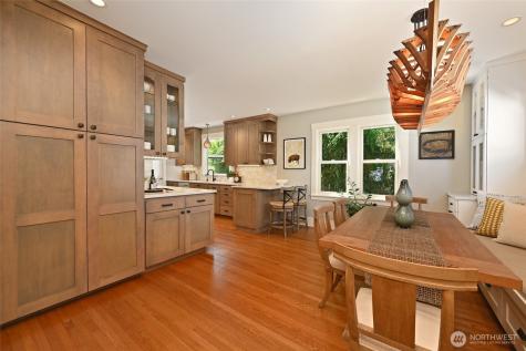 5207 Wallingford Avenue N Seattle WA 98103