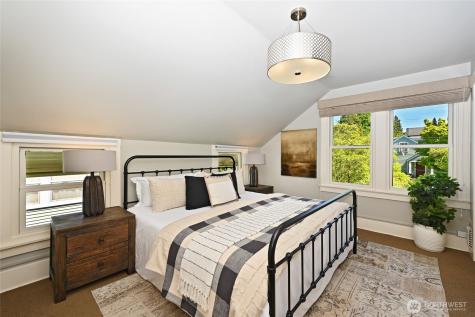 5207 Wallingford Avenue N Seattle WA 98103