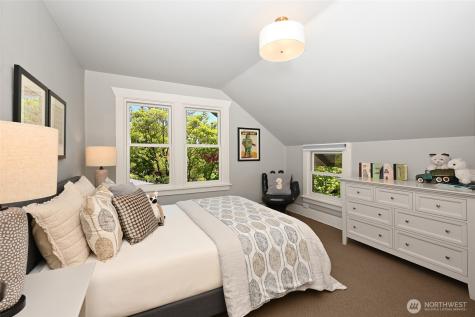 5207 Wallingford Avenue N Seattle WA 98103