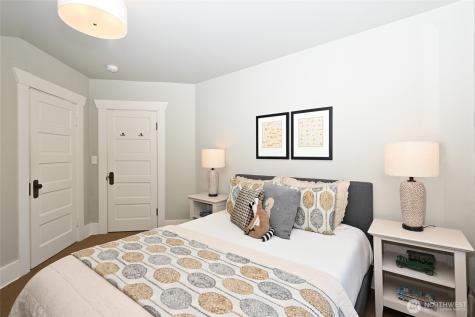5207 Wallingford Avenue N Seattle WA 98103