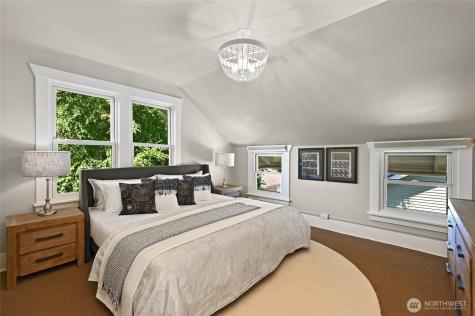 5207 Wallingford Avenue N Seattle WA 98103