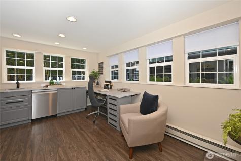 5207 Wallingford Avenue N Seattle WA 98103