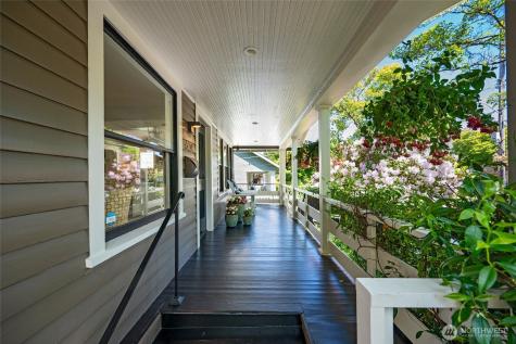 5207 Wallingford Avenue N Seattle WA 98103