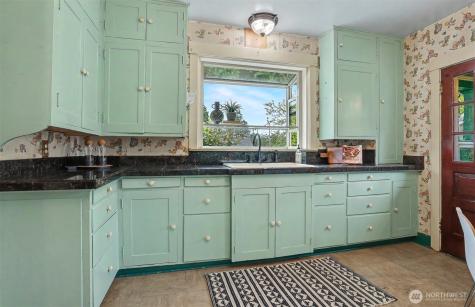 7559 14th Avenue NW Seattle WA 98117