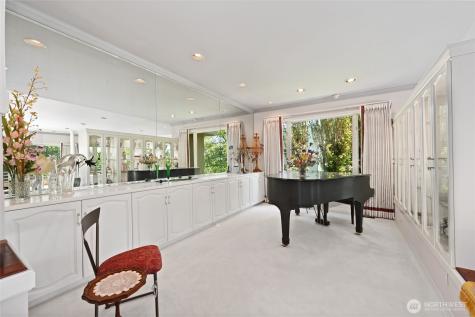 8508 54th Avenue NE Seattle WA 98115