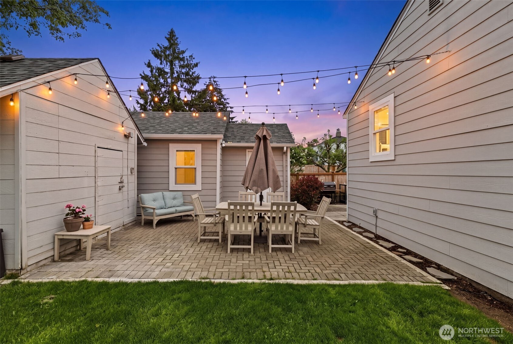 106 N 100th Street Seattle WA 98133