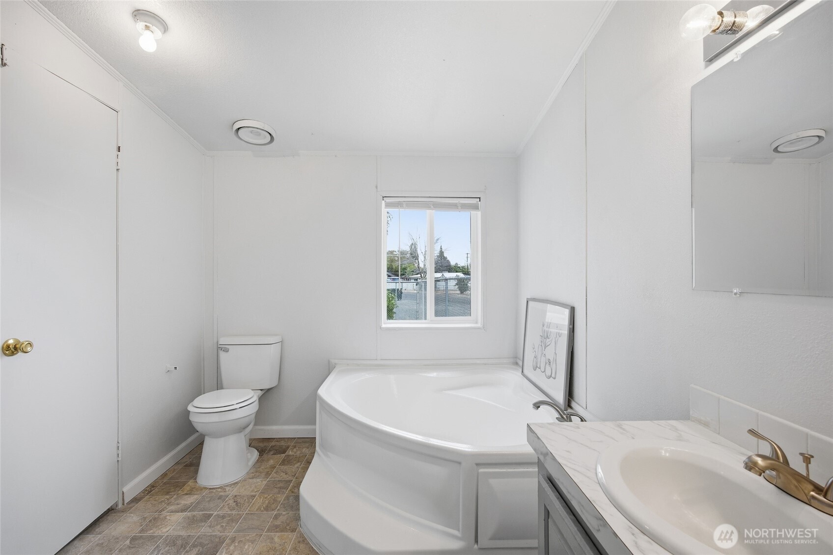 1702 W Bemis Street Moses Lake WA 98837
