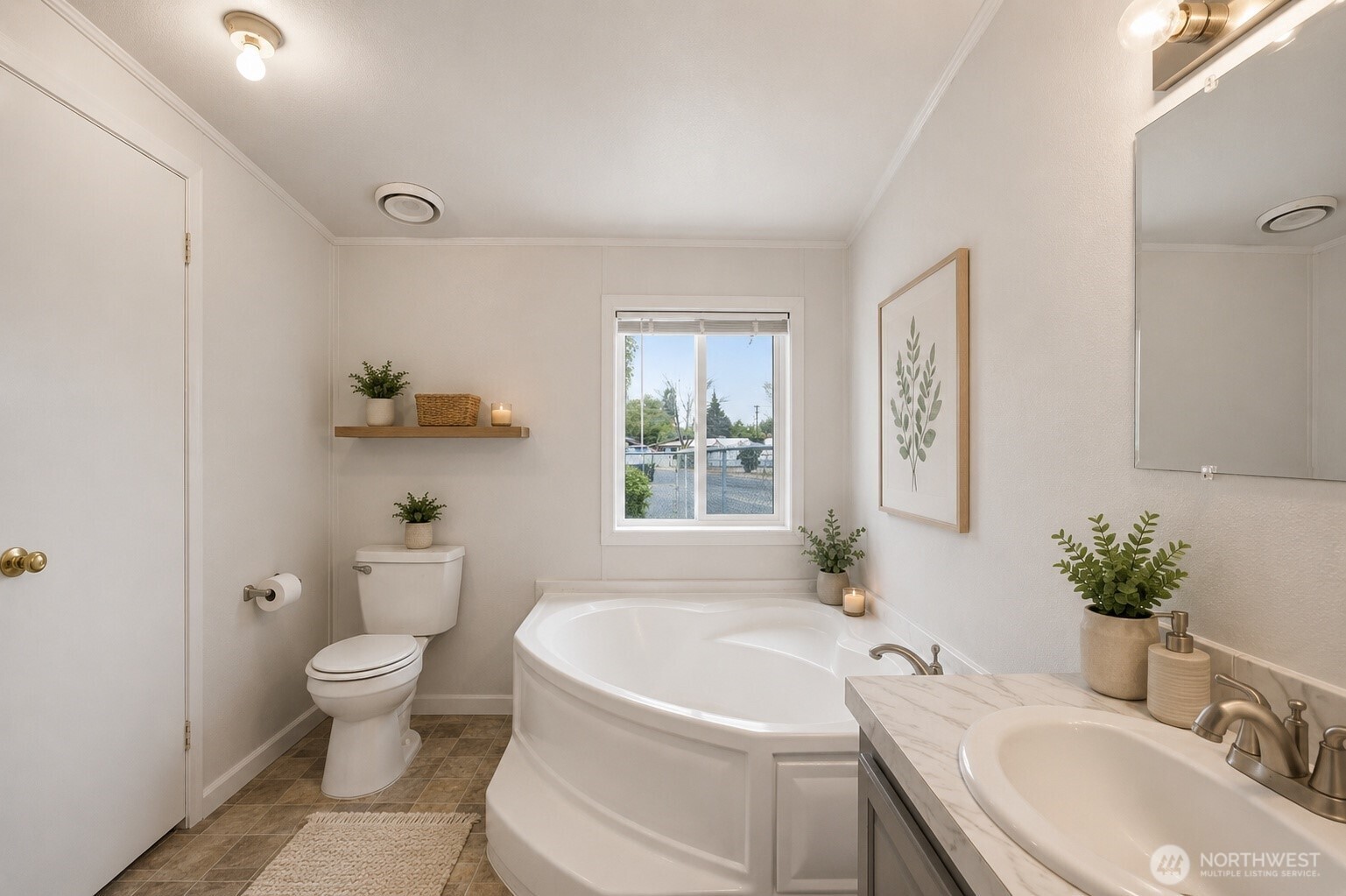 1702 W Bemis Street Moses Lake WA 98837