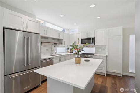 4109 SW Oregon Street Seattle WA 98116