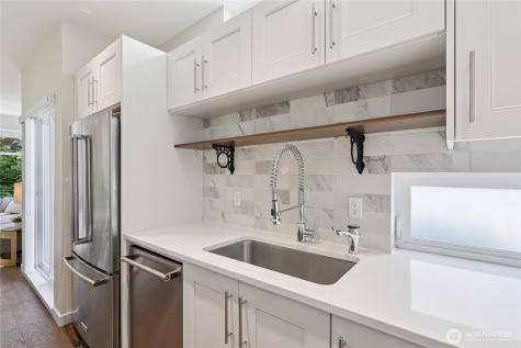 4109 SW Oregon Street Seattle WA 98116