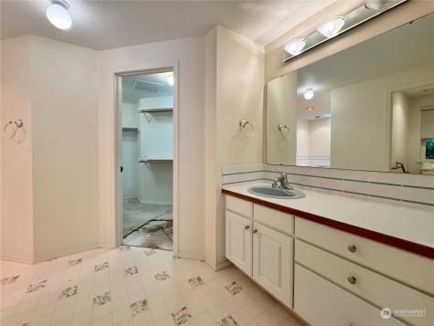129 Ne Clearview Lane Bremerton WA 98310