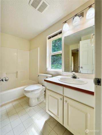 129 Ne Clearview Lane Bremerton WA 98310