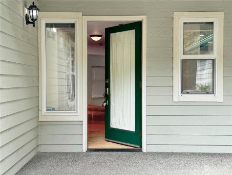 129 Ne Clearview Lane Bremerton WA 98310