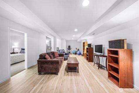 20714 NE 43rd Street Sammamish WA 98074
