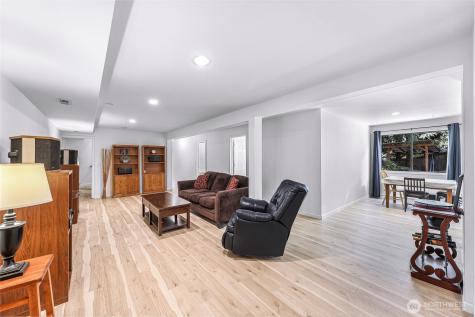 20714 NE 43rd Street Sammamish WA 98074