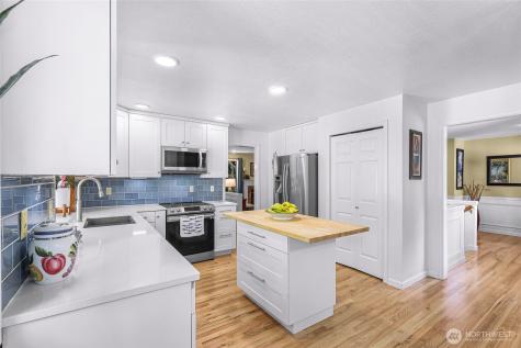 20714 NE 43rd Street Sammamish WA 98074