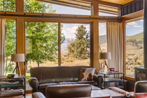 48 Thurlow Road Twisp WA 98856