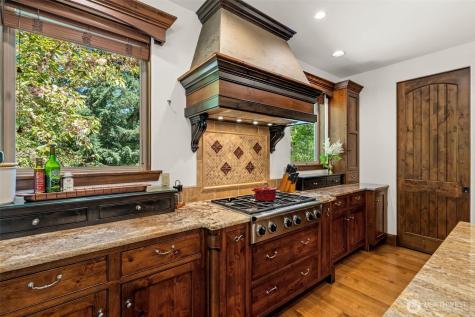 5618 Old Stump Drive NW Gig Harbor WA 98332
